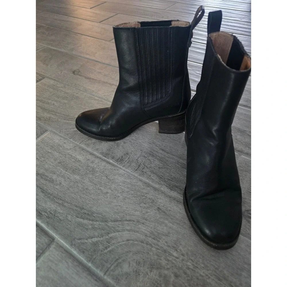 UGG Camden‎ Black Leather Chelsea Ankle Boots Womens Size 8 Block Heel